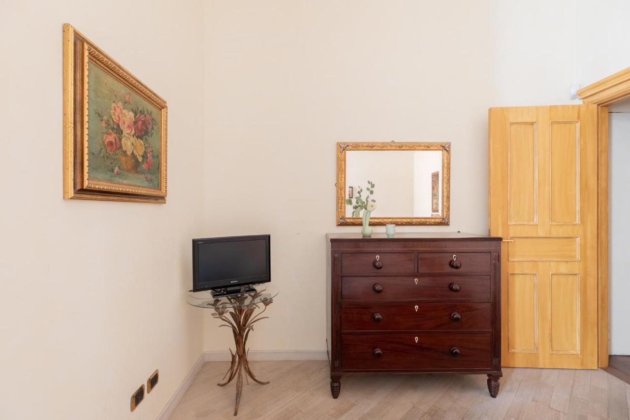 Iflat Elegant And Luxury Apartment Near Pantheon Рим Экстерьер фото